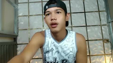 Snapshot of urdreamboy_clarin chatting on February 13, 9:33 pm urdreamboy_clarin online show from February 13, 9:33 pm