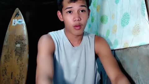 Snapshot of urdreamboy_clarin chatting on March 17, 5:44 am urdreamboy_clarin online show from March 17, 5:44 am