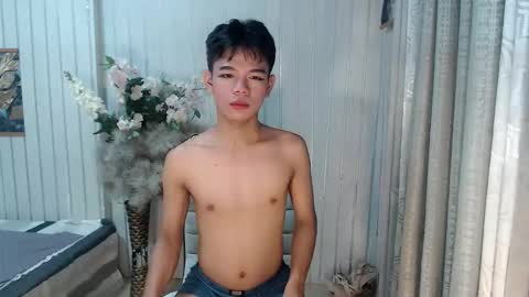 Snapshot of urdreamboy_doms chatting on April 13, 6:02 pm urdreamboy_doms online show from April 13, 6:02 pm