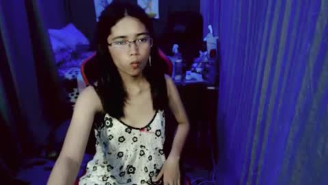 urdreamgirljayne online show from January 18, 12:36 pm