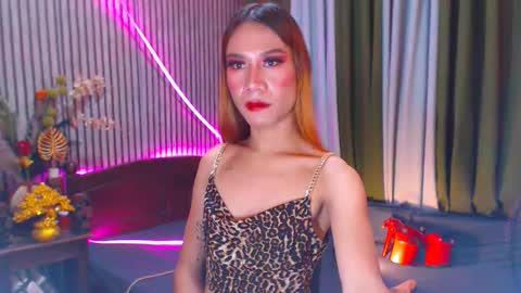 Snapshot of urexpensivejulia chatting on March 8, 6:01 pm urexpensivejulia online show from March 8, 6:01 pm