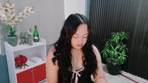 Snapshot of urfavouritecravings chatting on February 8, 1:42 am Scarlet online show from February 8, 1:42 am