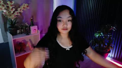 Snapshot of urfavouritecravings chatting on February 11, 2:27 am Scarlet online show from February 11, 2:27 am