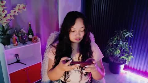 Snapshot of urfavouritecravings chatting on March 11, 7:03 am Scarlet online show from March 11, 7:03 am