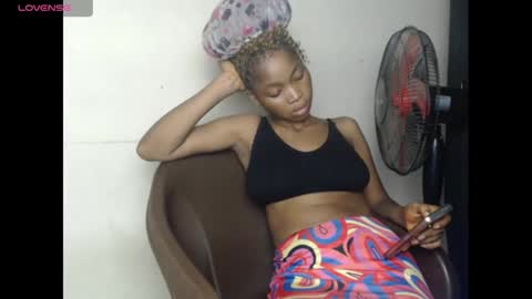Snapshot of urflirtydoll chatting on January 7, 9:25 pm urflirtydoll online show from January 7, 9:25 pm