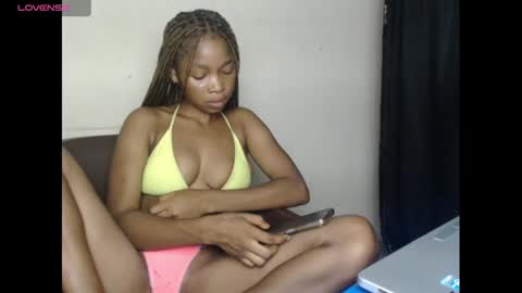 Snapshot of urflirtydoll chatting on January 9, 2:11 am urflirtydoll online show from January 9, 2:11 am