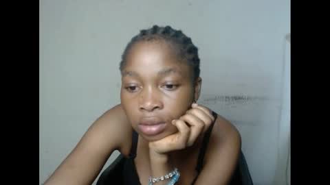 Snapshot of urflirtydoll chatting on February 19, 7:05 pm urflirtydoll online show from February 19, 7:05 pm
