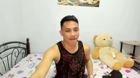 Snapshot of urfucker_vinz chatting on February 26, 5:50 am urfucker_vinz online show from February 26, 5:50 am