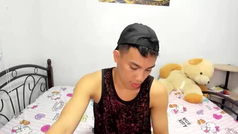 Snapshot of urfucker_vinz chatting on March 3, 1:06 pm urfucker_vinz online show from March 3, 1:06 pm