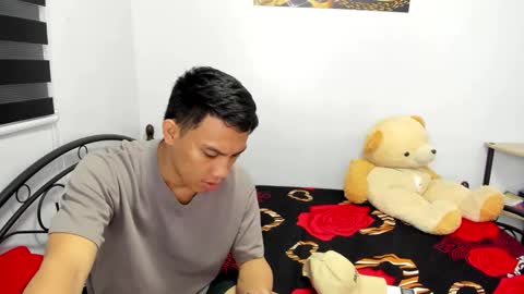 Snapshot of urfucker_vinz chatting on March 17, 1:03 pm urfucker_vinz online show from March 17, 1:03 pm