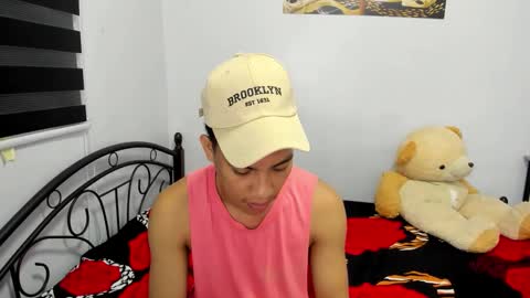 Snapshot of urfucker_vinz chatting on March 18, 12:52 pm urfucker_vinz online show from March 18, 12:52 pm