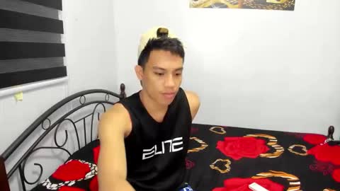 Snapshot of urfucker_vinz chatting on March 20, 1:38 pm urfucker_vinz online show from March 20, 1:38 pm