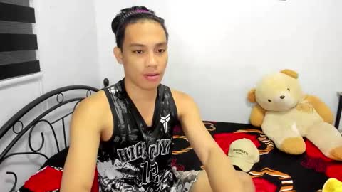 Snapshot of urfucker_vinz chatting on March 22, 1:03 pm urfucker_vinz online show from March 22, 1:03 pm