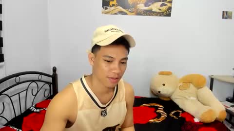 urfucker_vinz online show from May 3, 1:17 pm