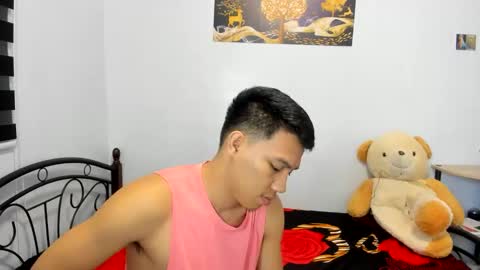urfucker_vinz online show from May 5, 12:46 pm