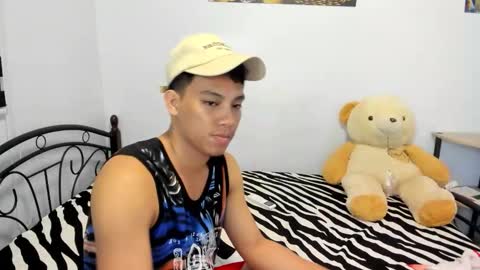 urfucker_vinz online show from May 11, 4:04 pm