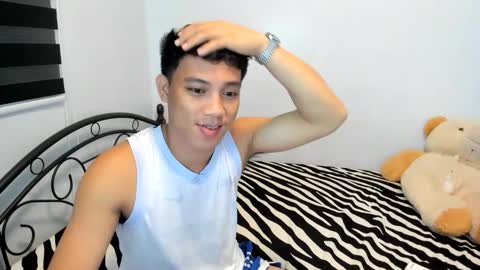 urfucker_vinz online show from May 15, 3:30 pm