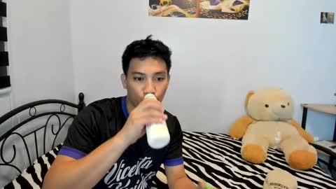 urfucker_vinz online show from May 16, 1:43 pm