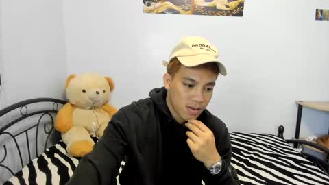 urfucker_vinz online show from May 21, 2:02 pm