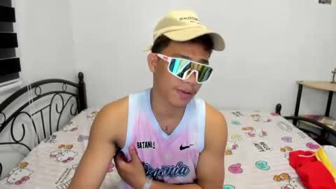 urfucker_vinz online show from June 16, 5:10 am