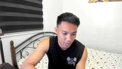 urfucker_vinz online show from July 2, 2:45 pm