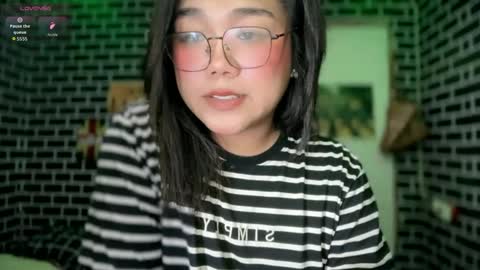 Snapshot of urgirl_dimple chatting on April 8, 1:38 am Dimple online show from April 8, 1:38 am