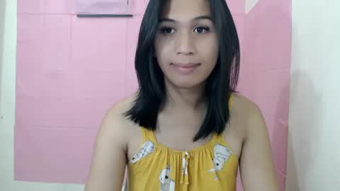 Snapshot of urgirlnabyx chatting on December 23, 1:29 am Call me naby online show from December 23, 1:29 am