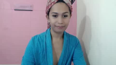 Snapshot of urgirlnabyx chatting on December 24, 1:38 am Call me naby online show from December 24, 1:38 am