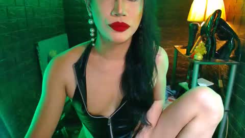 Snapshot of urhardcockqueenxxx chatting on March 25, 9:43 pm queen norelle online show from March 25, 9:43 pm