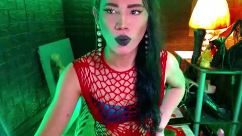 queen norelle online show from May 15, 1:23 am