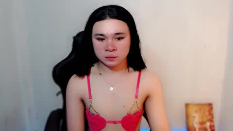 Snapshot of urhot_mika20 chatting on February 10, 6:06 am Mika online show from February 10, 6:06 am