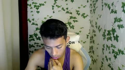 Snapshot of urhotfuckingass chatting on January 4, 11:38 pm richard online show from January 4, 11:38 pm