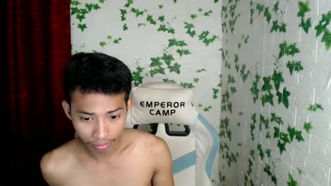 Snapshot of urhotfuckingass chatting on January 14, 3:32 am richard online show from January 14, 3:32 am