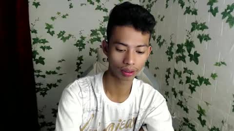 Snapshot of urhotfuckingass chatting on January 29, 11:25 pm richard online show from January 29, 11:25 pm