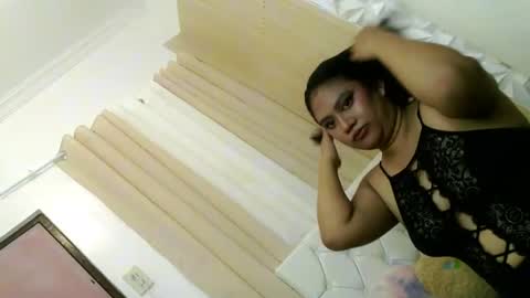 Snapshot of urhotmariahclara chatting on June 21, 8:55 pm Anna online show from June 21, 8:55 pm