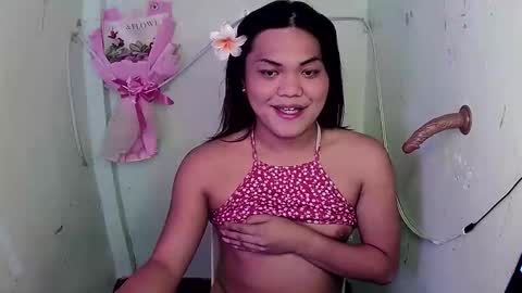urhottie_bella online show from November 7, 5:18 am