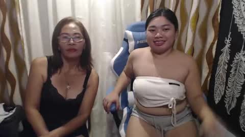 urhotvivian11 online show from December 18, 8:42 am