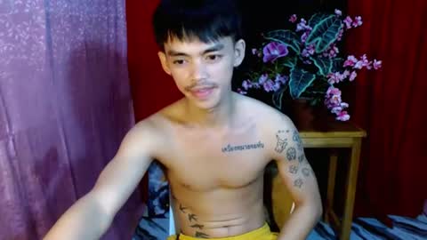 urhunky_boy online show from June 18, 9:19 pm