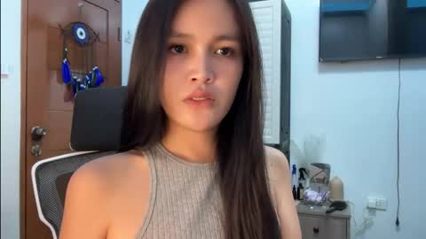 Snapshot of urkatiecookie chatting on October 17, 2:48 am Amira online show from October 17, 2:48 am