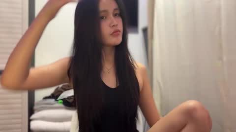 Snapshot of urkatiecookie chatting on March 12, 7:03 am Amira online show from March 12, 7:03 am