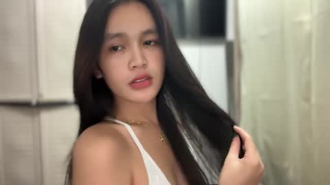 Snapshot of urkatiecookie chatting on March 15, 2:50 am Amira online show from March 15, 2:50 am