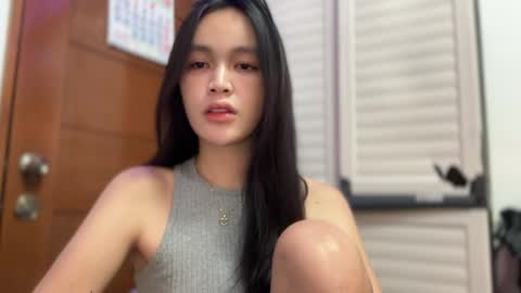 Snapshot of urkatiecookie chatting on April 15, 2:07 am Amira online show from April 15, 2:07 am