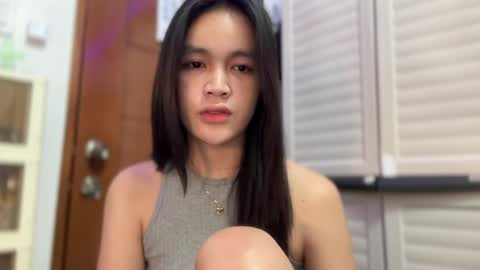 Snapshot of urkatiecookie chatting on April 16, 2:23 am Amira online show from April 16, 2:23 am