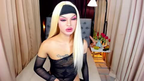 Snapshot of urladyprincessmassivecock chatting on December 3, 3:11 pm jhaii online show from December 3, 3:11 pm