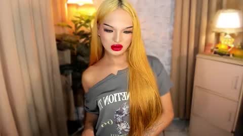 Snapshot of urladyprincessmassivecock chatting on September 10, 6:52 pm jhaii online show from September 10, 6:52 pm