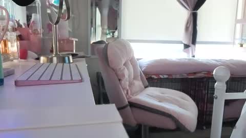 urlittlefilipina online show from November 10, 4:06 pm