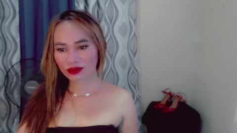 urlovely_che online show from May 18, 5:02 am
