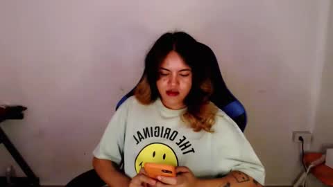 Snapshot of urlovely_hait chatting on February 18, 1:07 pm Sham online show from February 18, 1:07 pm