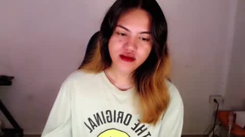 Snapshot of urlovely_hait chatting on February 19, 9:38 am Sham online show from February 19, 9:38 am