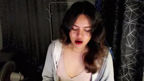 Snapshot of urlovely_hait chatting on March 8, 8:01 pm Sham online show from March 8, 8:01 pm